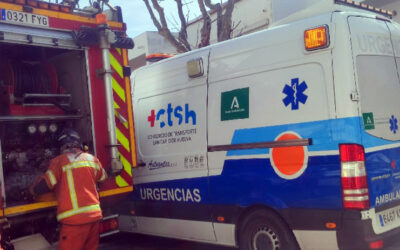 Dos afectados por inhalación de humo tras el incendio de una vivienda en Calañas