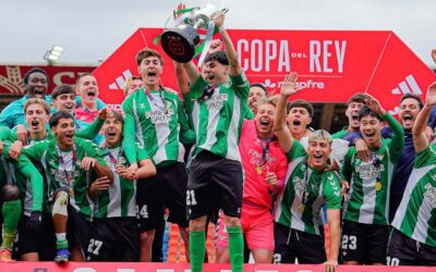 El valverdeño Iván Corralejo capitanea el título del Real Betis en la Copa del Rey juvenil